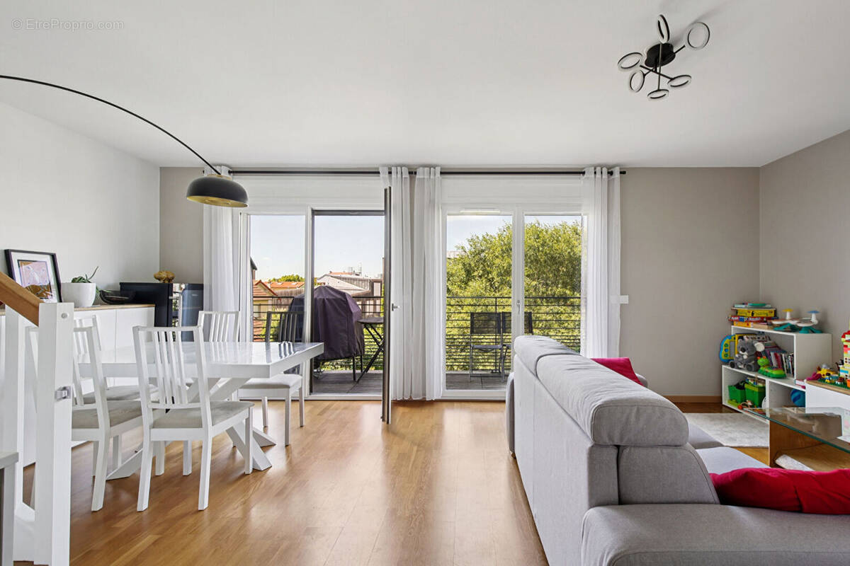 Appartement à NANTERRE