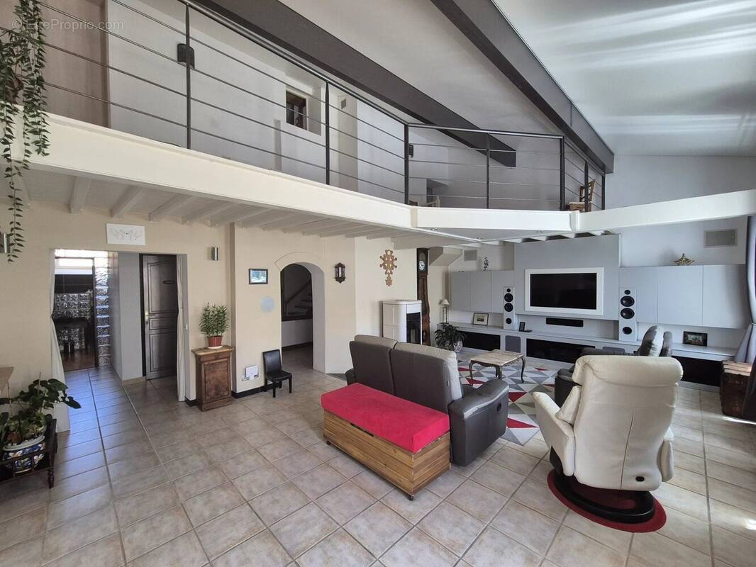 Maison à PUYCASQUIER