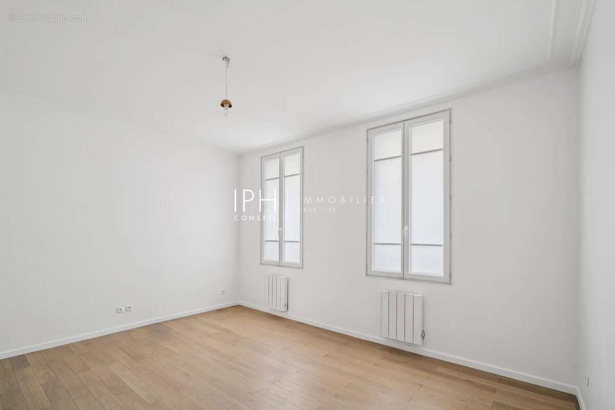 Appartement à NEUILLY-SUR-SEINE