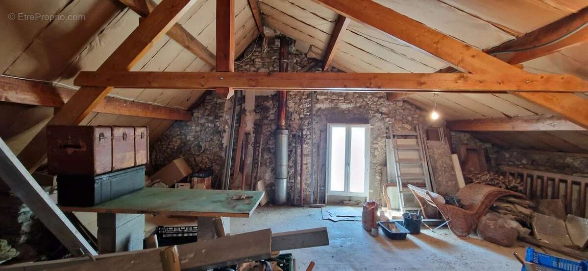 Maison à VERNOU-LA-CELLE-SUR-SEINE