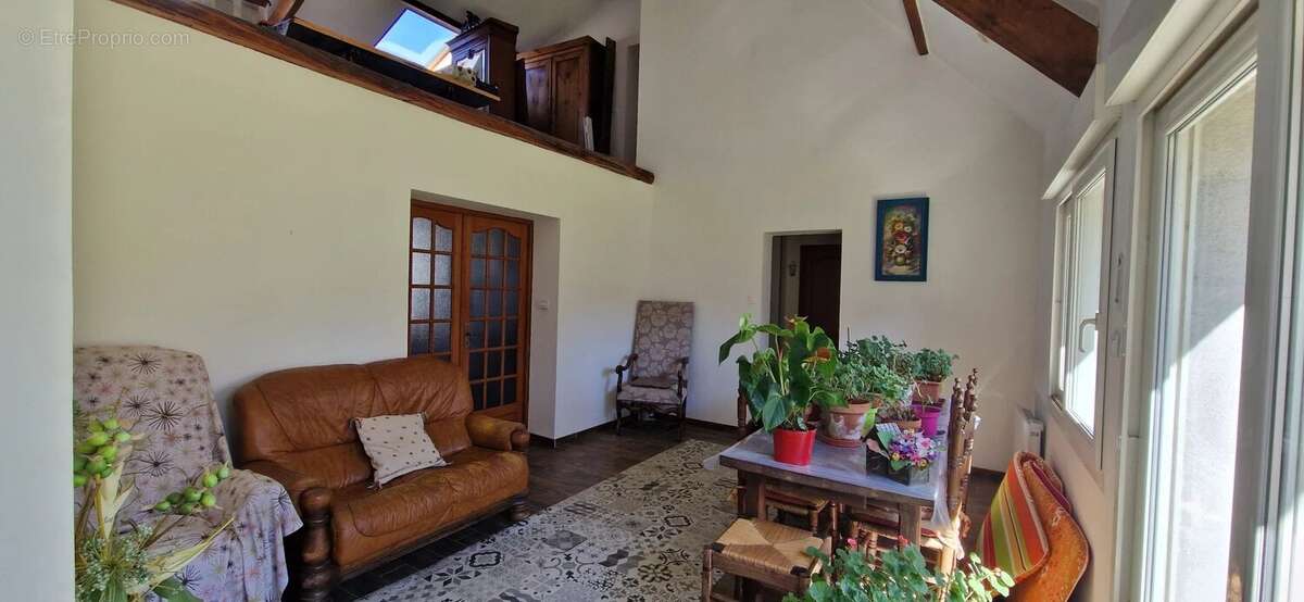 Maison à VERNOU-LA-CELLE-SUR-SEINE