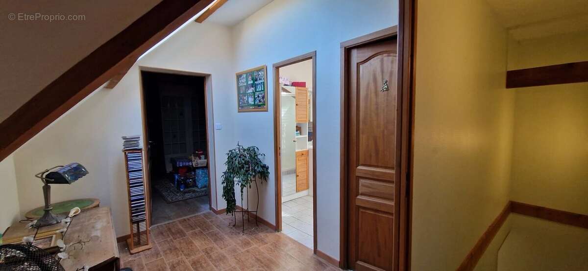 Maison à VERNOU-LA-CELLE-SUR-SEINE