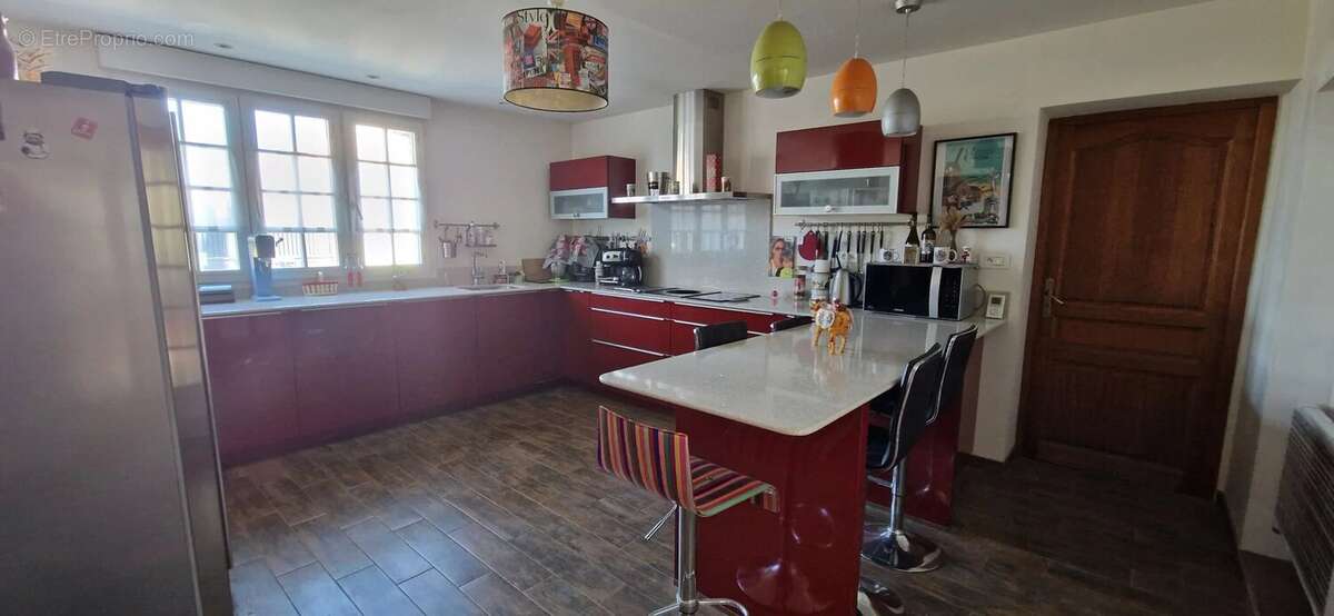 Maison à VERNOU-LA-CELLE-SUR-SEINE