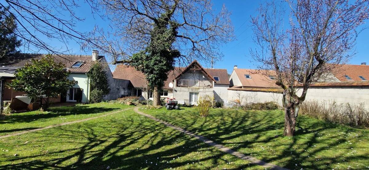 Maison à VERNOU-LA-CELLE-SUR-SEINE