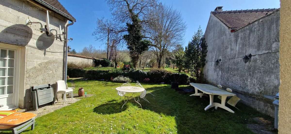 Maison à VERNOU-LA-CELLE-SUR-SEINE