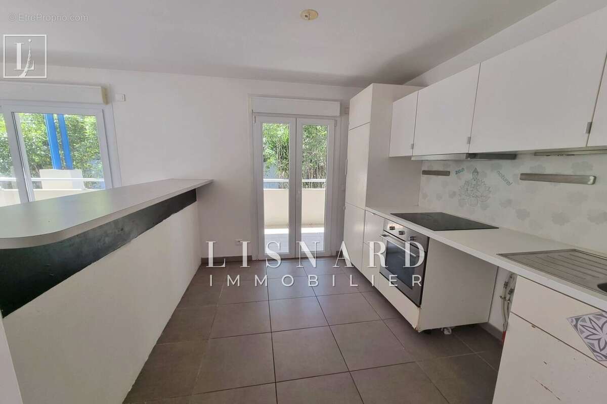 Appartement à VALLAURIS