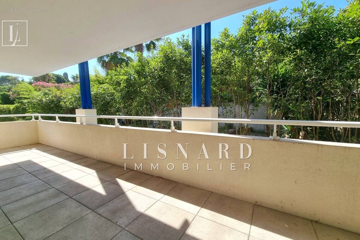 Appartement à VALLAURIS