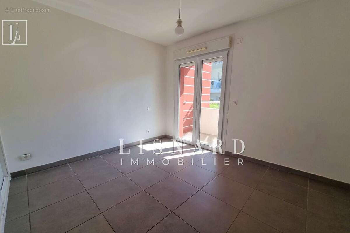 Appartement à VALLAURIS