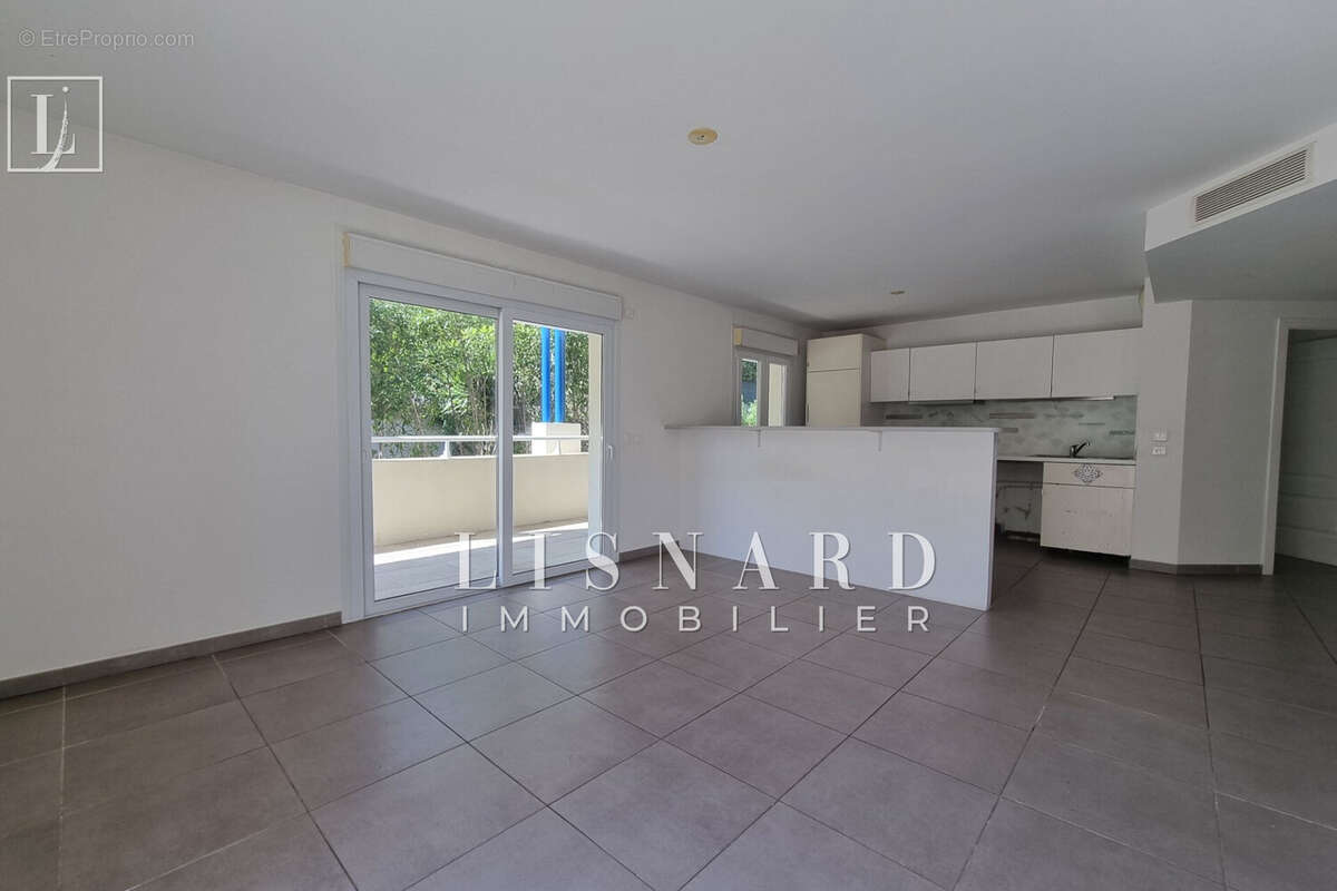 Appartement à VALLAURIS