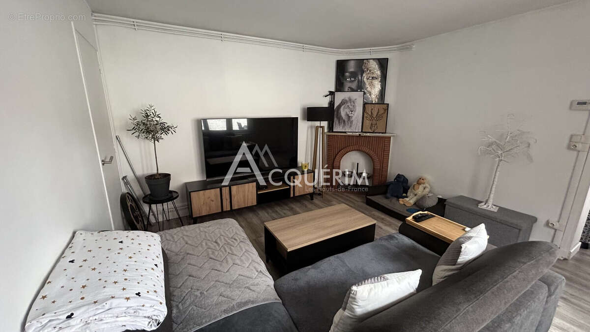 Maison à SALLAUMINES