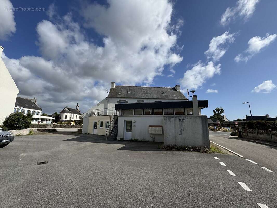 Commerce à PLOUMOGUER