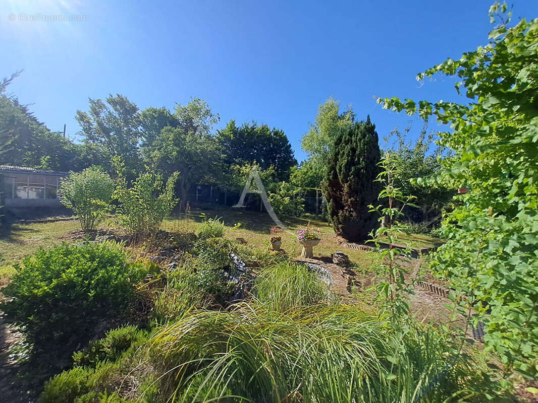 Maison à ORMOY-LA-RIVIERE