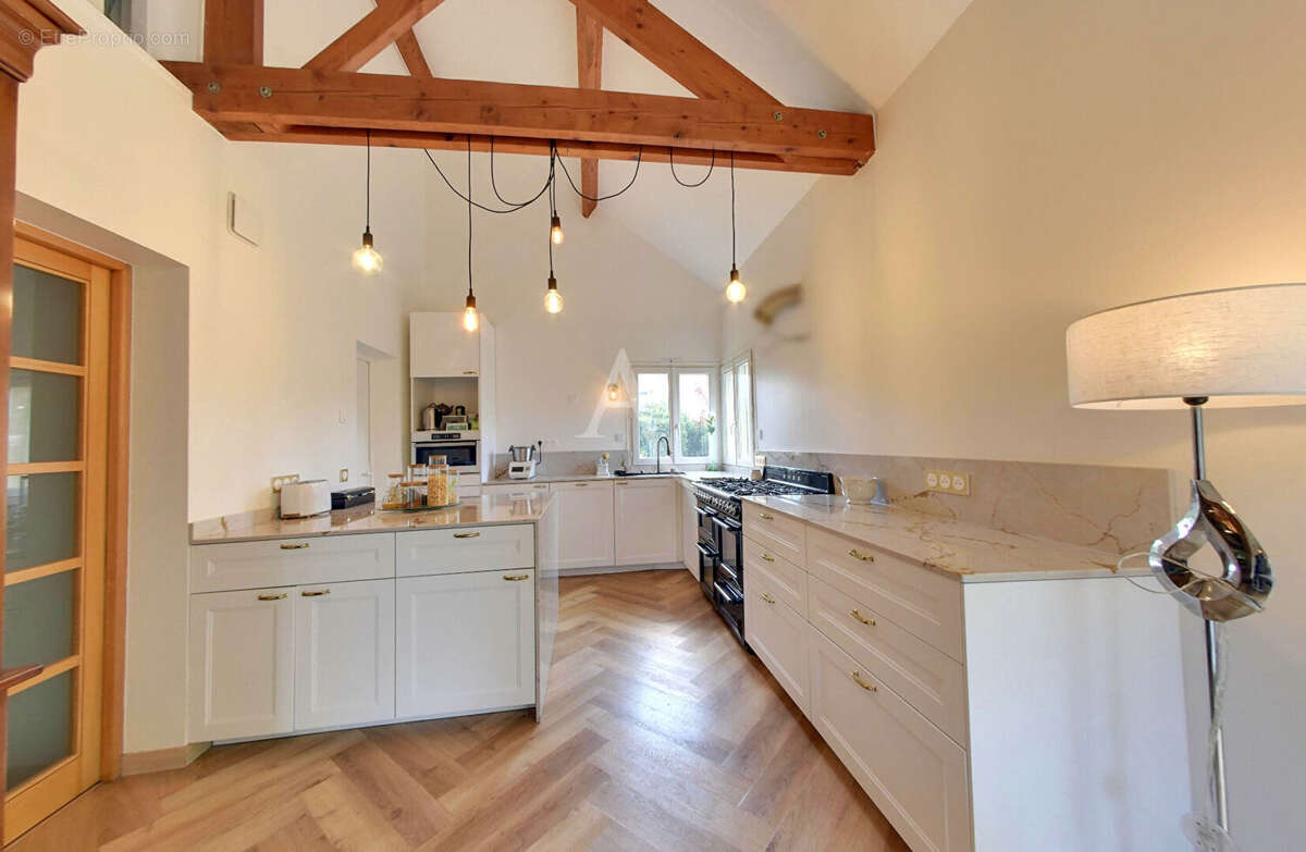 Maison à CHEVRY-COSSIGNY