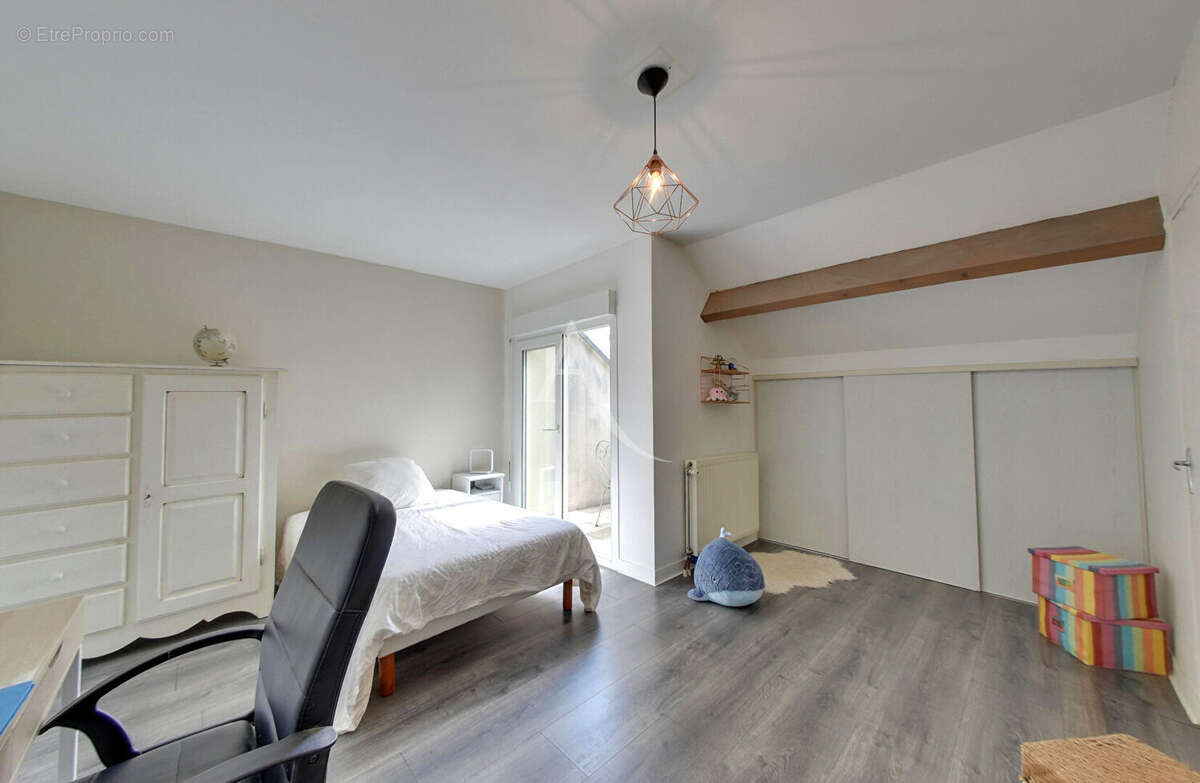 Maison à CHEVRY-COSSIGNY