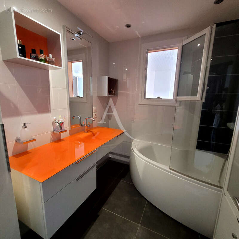 Maison à SAINT-AVAUGOURD-DES-LANDES