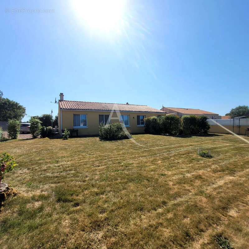 Maison à SAINT-AVAUGOURD-DES-LANDES