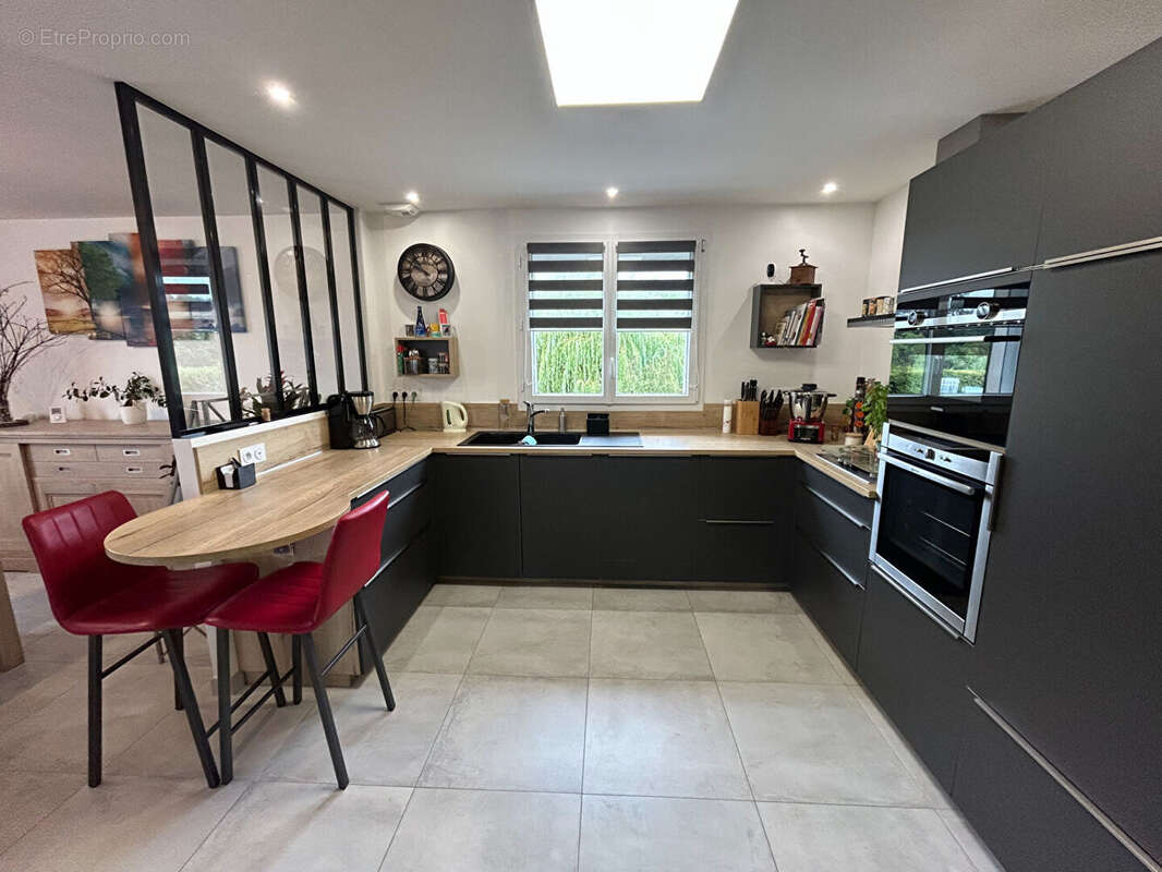 Maison à BECON-LES-GRANITS