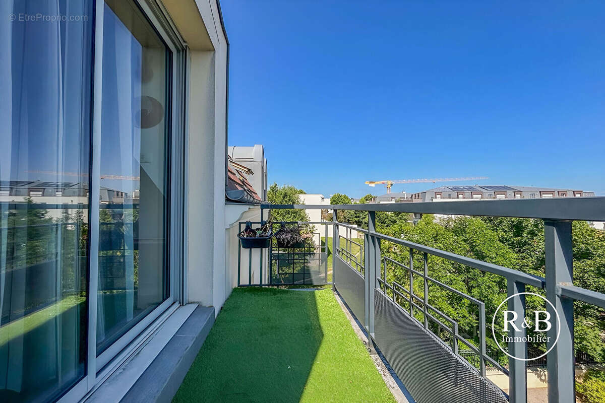 Appartement à LES CLAYES-SOUS-BOIS