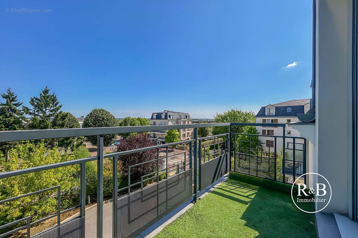 Appartement à LES CLAYES-SOUS-BOIS