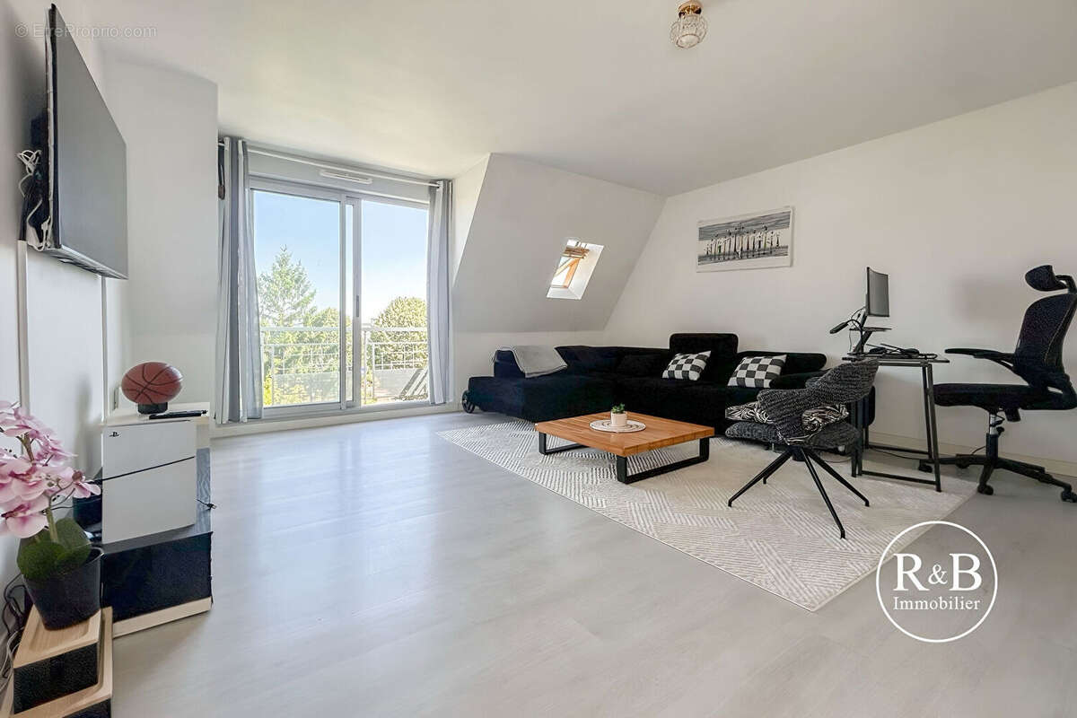 Appartement à LES CLAYES-SOUS-BOIS