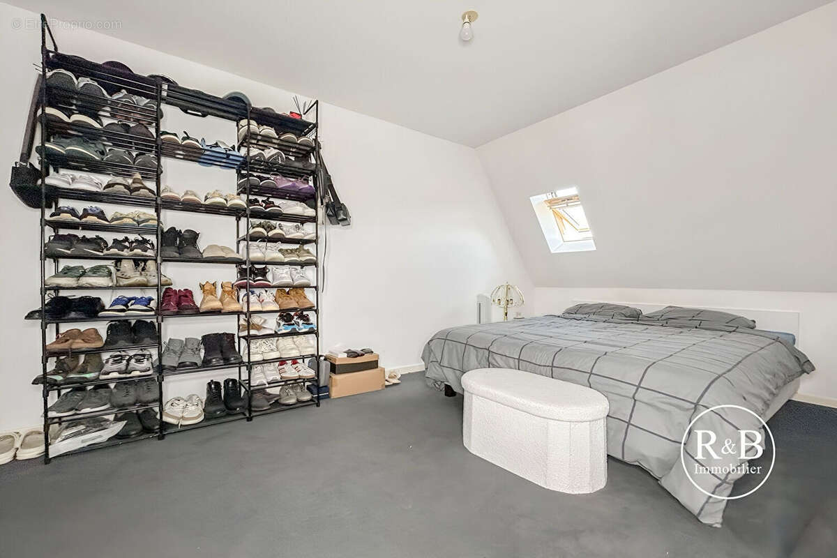 Appartement à LES CLAYES-SOUS-BOIS