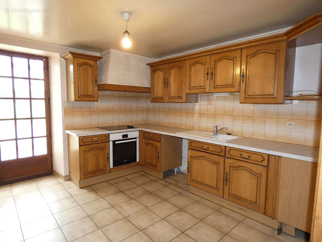 Maison à SAINT-HILAIRE-DU-HARCOUET