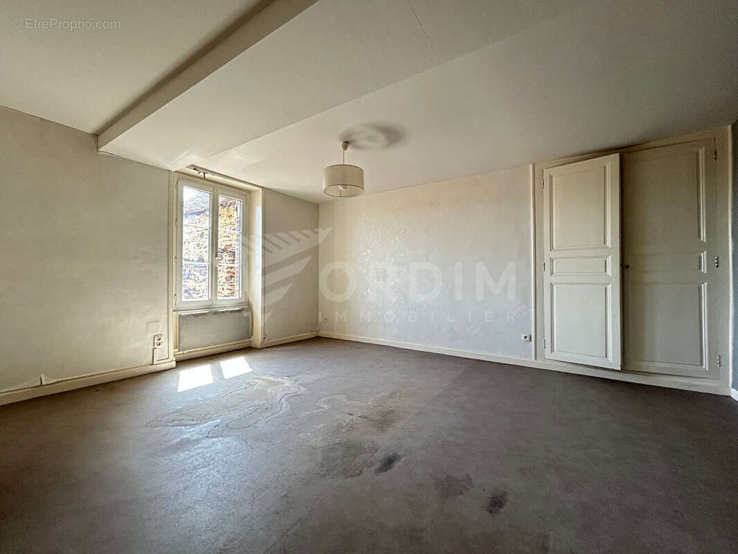 Appartement à TOUCY