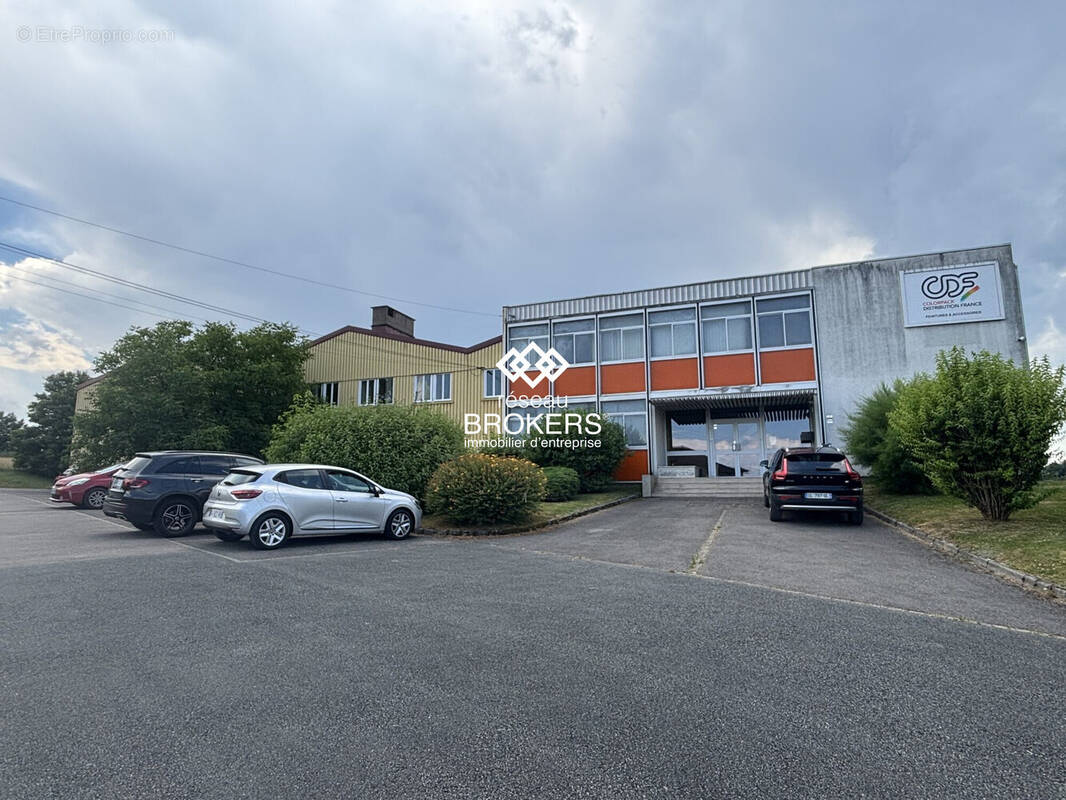 Commerce à DAMPIERRE-LES-BOIS