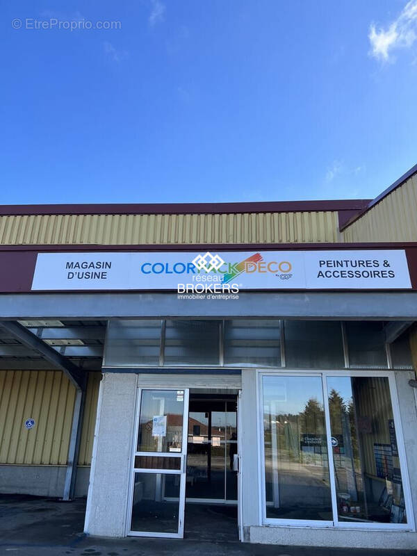 Commerce à DAMPIERRE-LES-BOIS