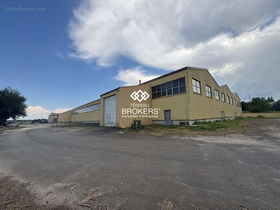 Commerce à DAMPIERRE-LES-BOIS