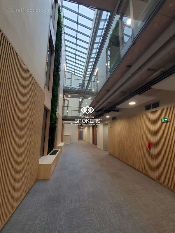 Commerce à ANNECY-LE-VIEUX