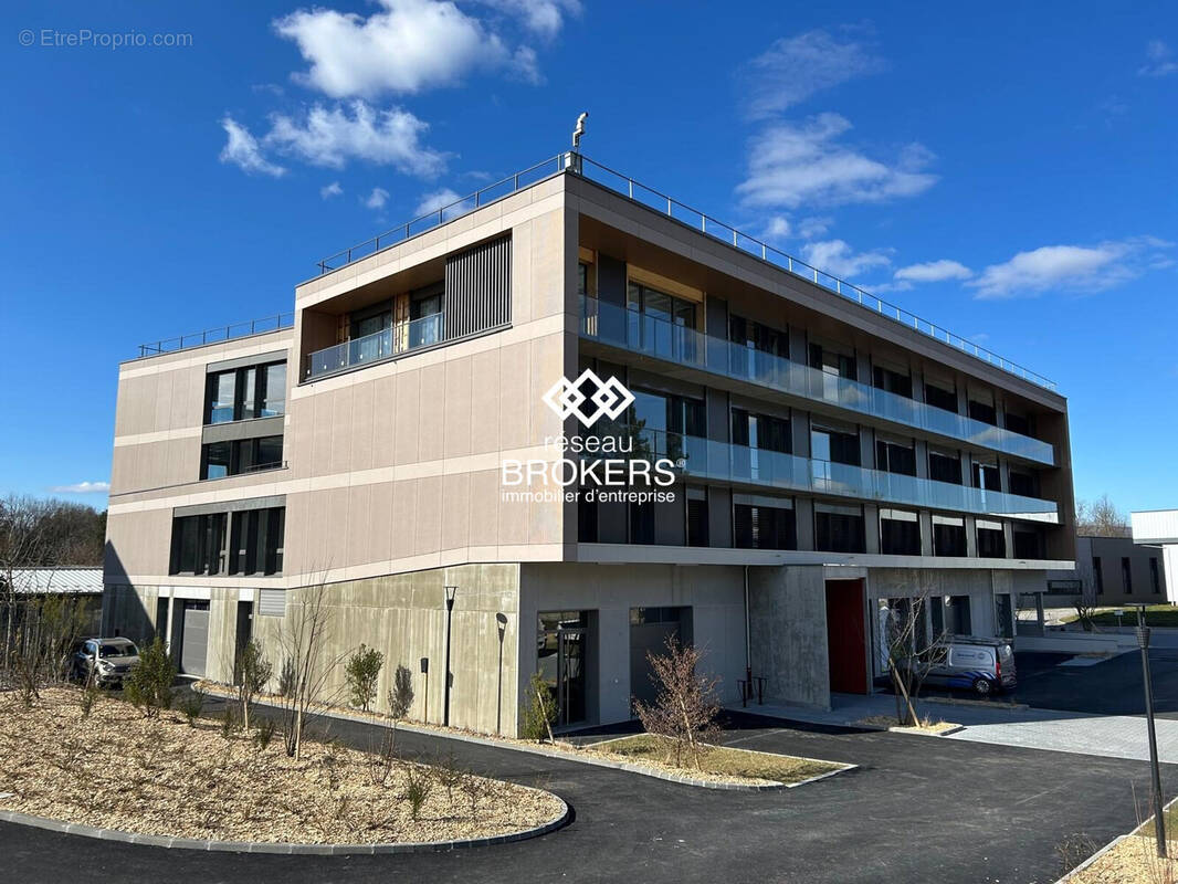 Commerce à ANNECY-LE-VIEUX