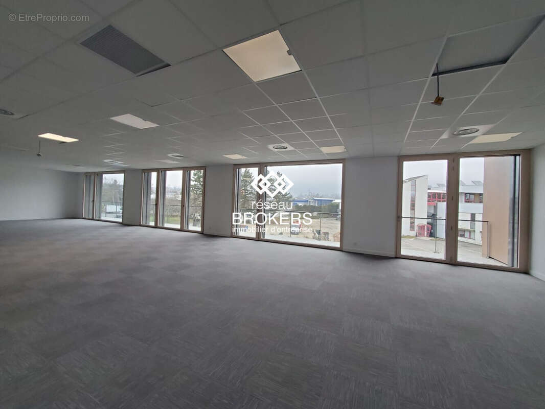 Commerce à ANNECY-LE-VIEUX