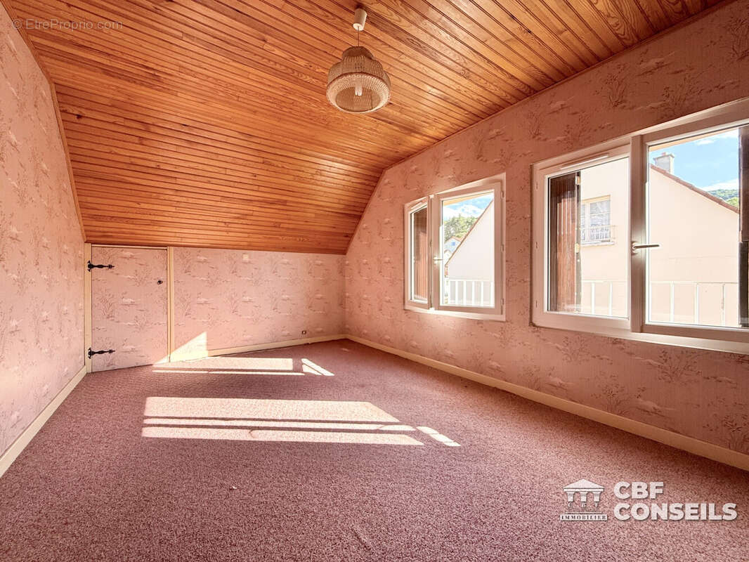 Maison à PERIGNAT-LES-SARLIEVE