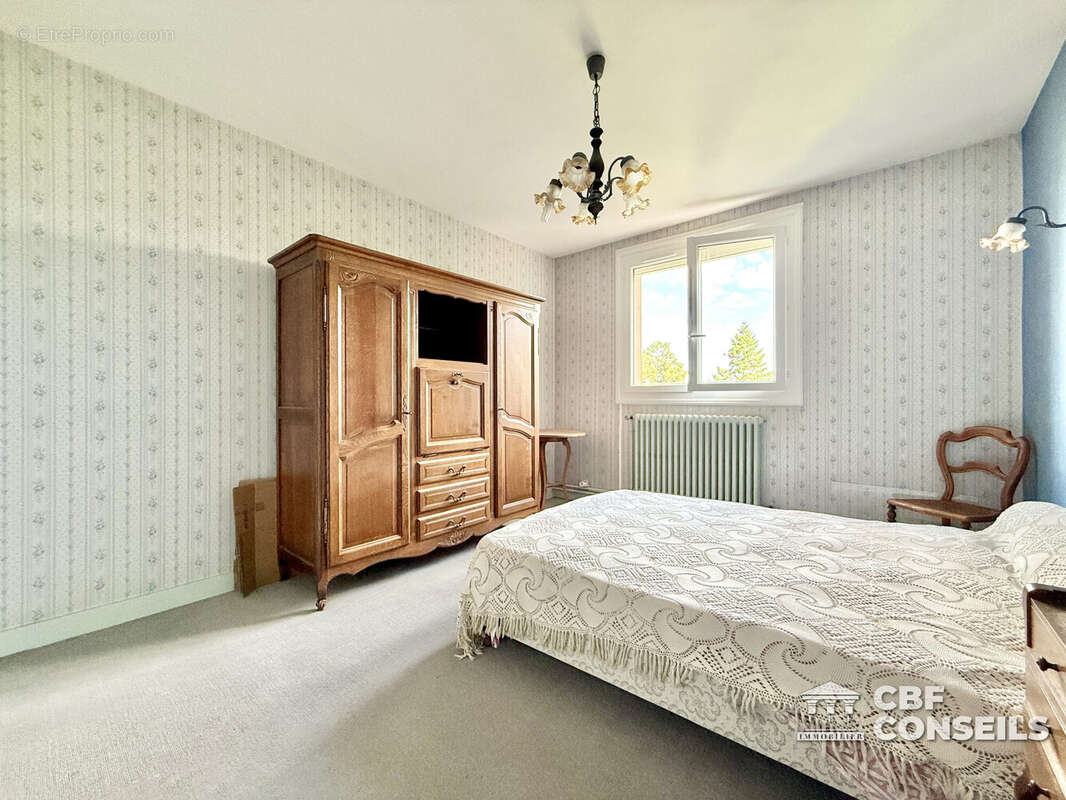 Maison à PERIGNAT-LES-SARLIEVE