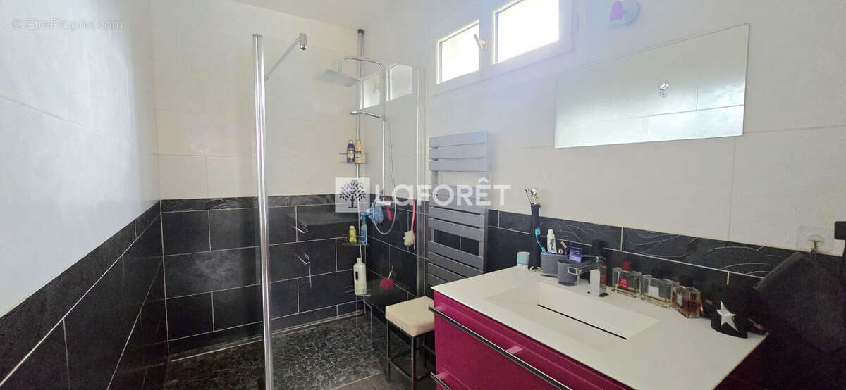 Maison à SAINT-GENIS-DES-FONTAINES