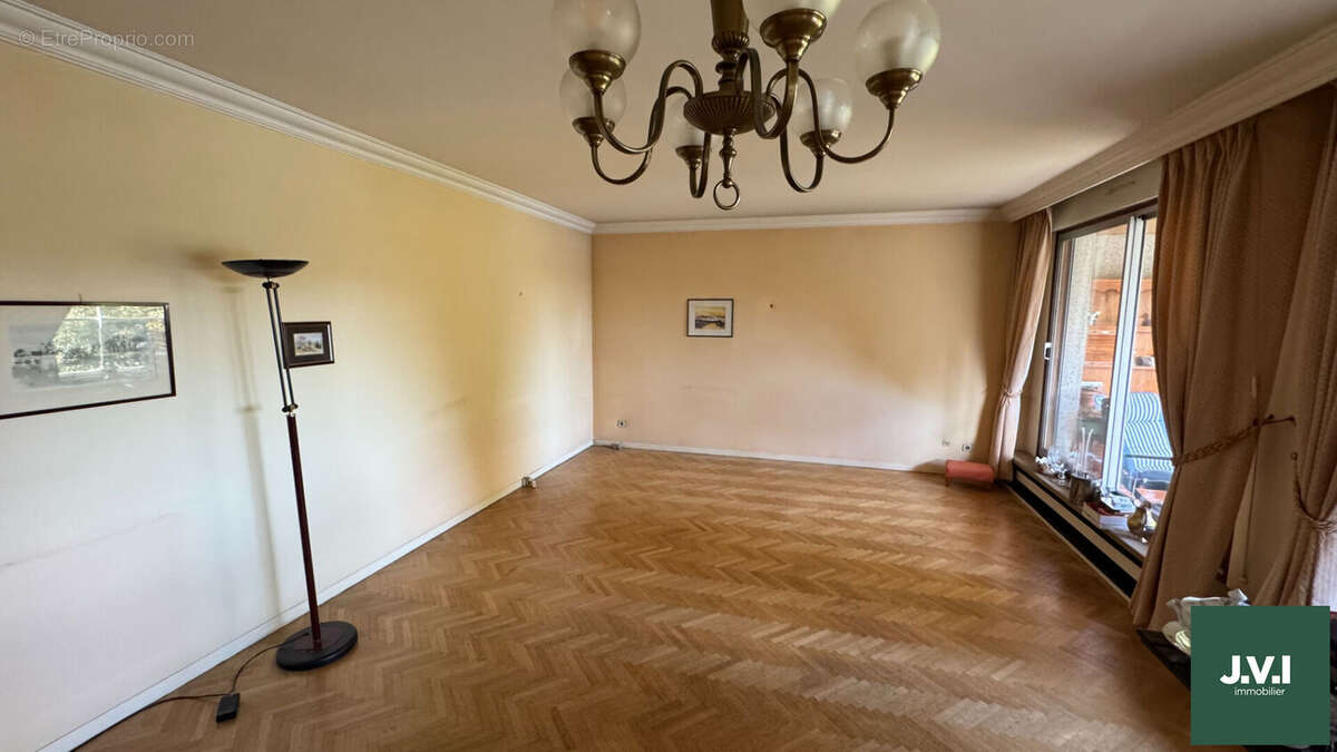 Appartement à SAINT-GRATIEN