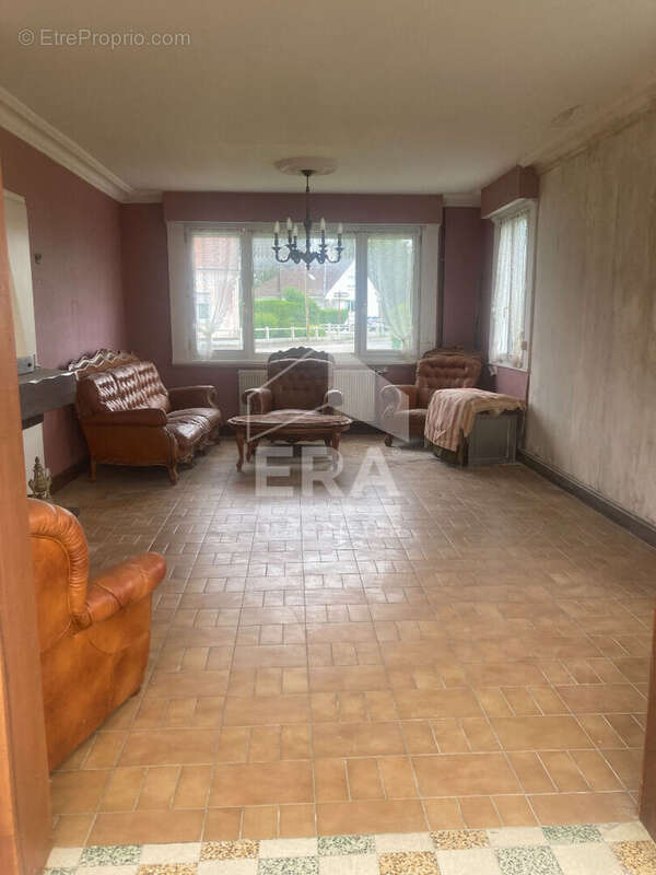 Maison à BEAURAINVILLE