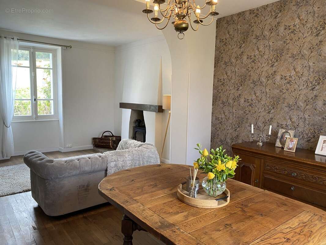 Maison à ROYERE-DE-VASSIVIERE