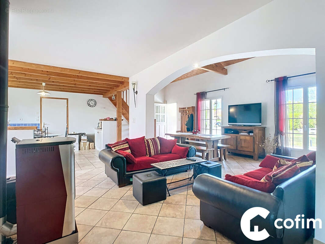 Maison à SERRES-CASTET