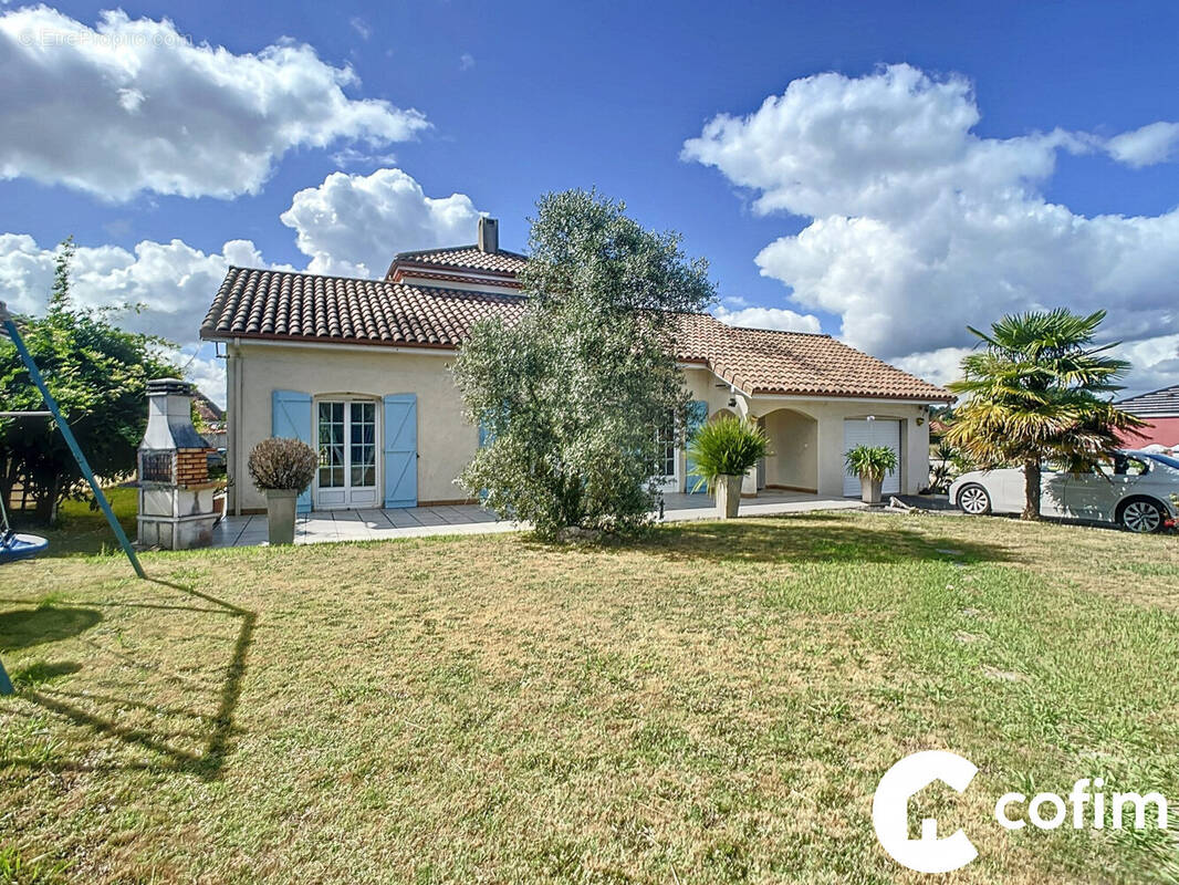 Maison à SERRES-CASTET