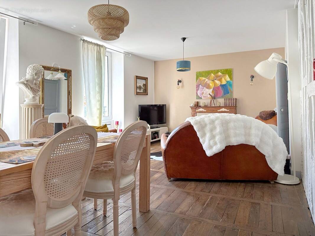 Appartement à BAIN-DE-BRETAGNE