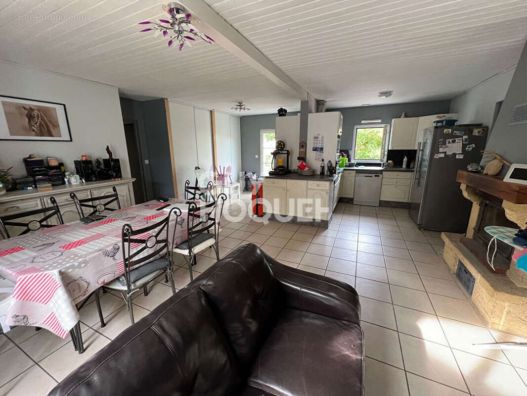 Maison à SAINT-PAUL-MONT-PENIT