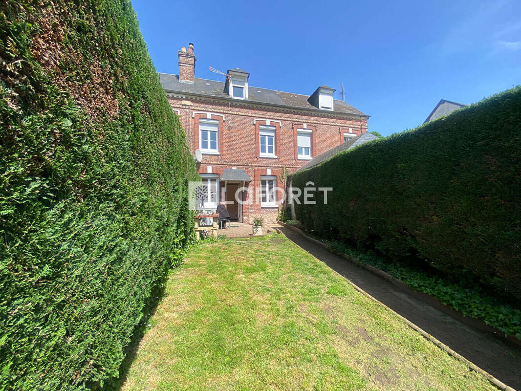 Maison à LILLEBONNE