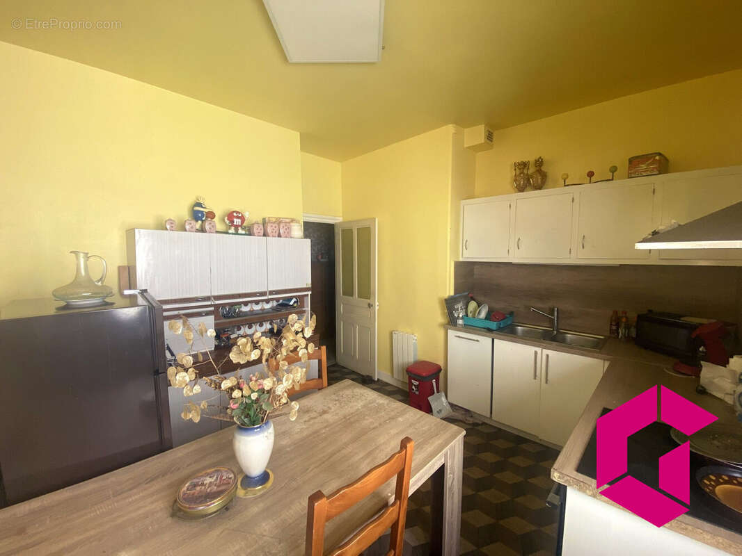 Maison à CRAPONNE-SUR-ARZON