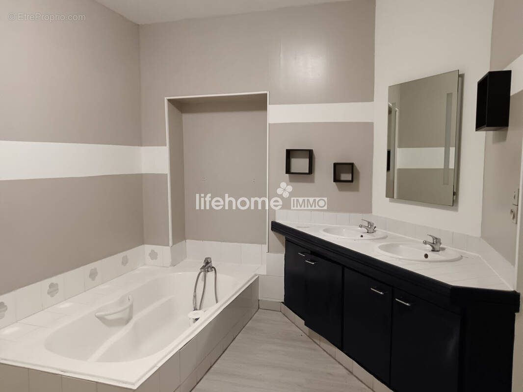 Maison à SAINTE-FEYRE