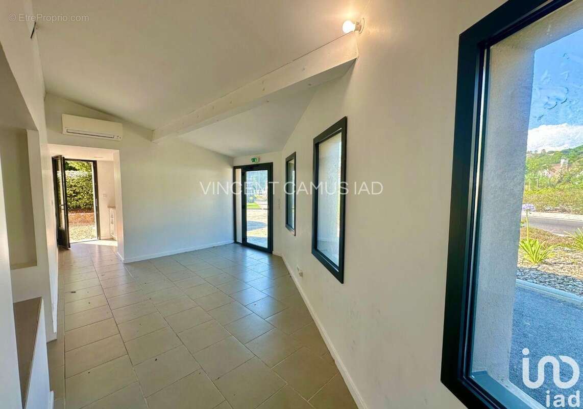 Photo 3 - Commerce à SANARY-SUR-MER