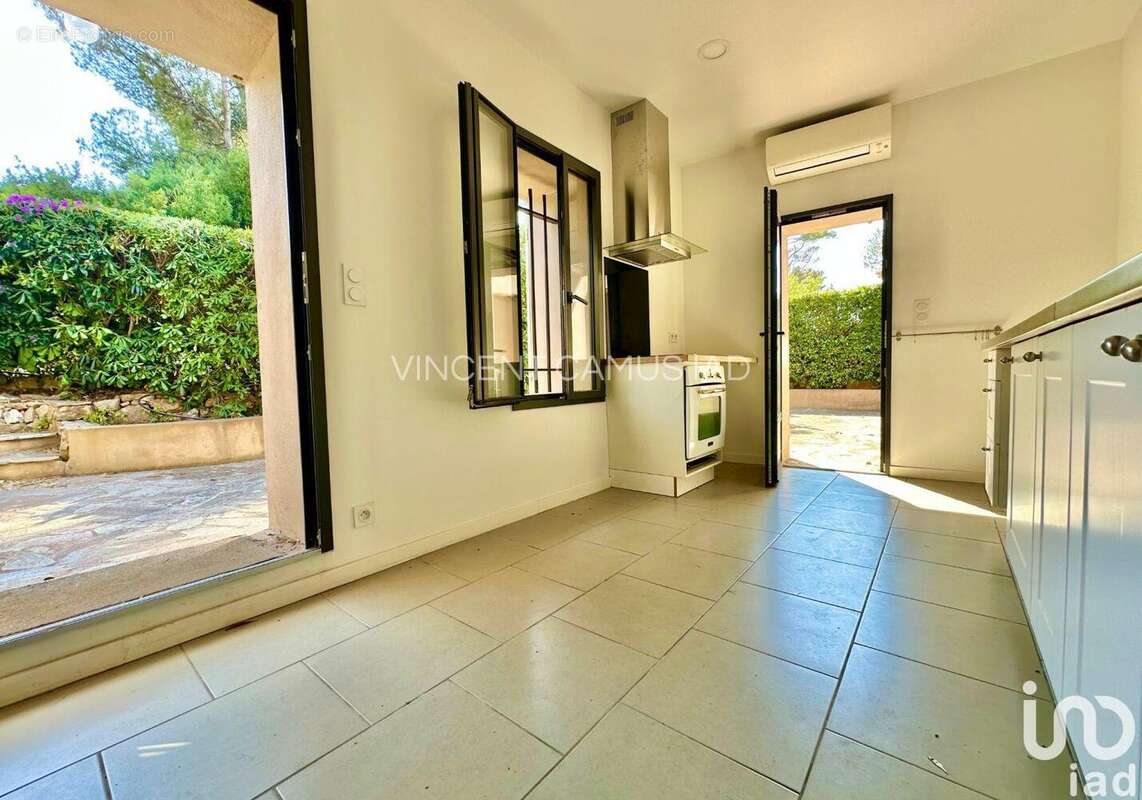 Photo 7 - Commerce à SANARY-SUR-MER