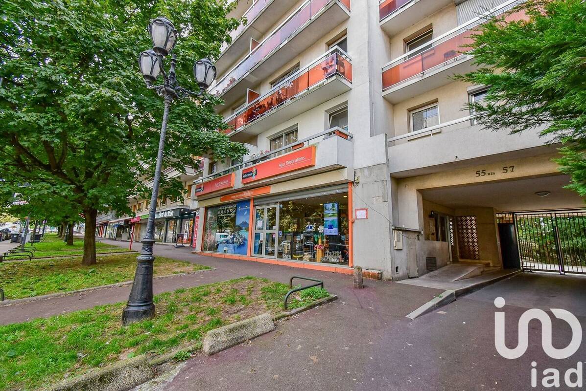 Photo 1 - Parking à GAGNY