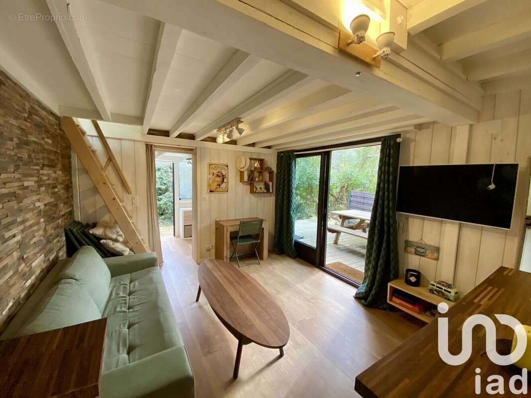 Photo 2 - Appartement à SAINT-JULIEN-EN-BORN